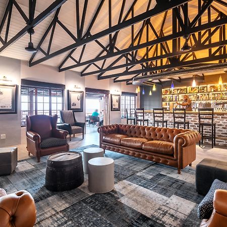 Gondwana Etosha Safari Lodge Okaukuejo Eksteriør bilde